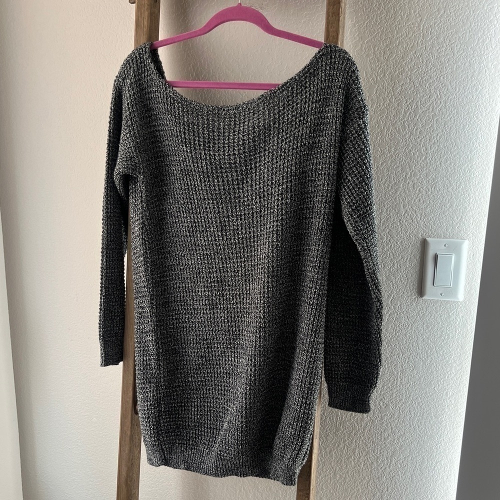 BOOHOO - charcoal grey sweater off the shoulders
